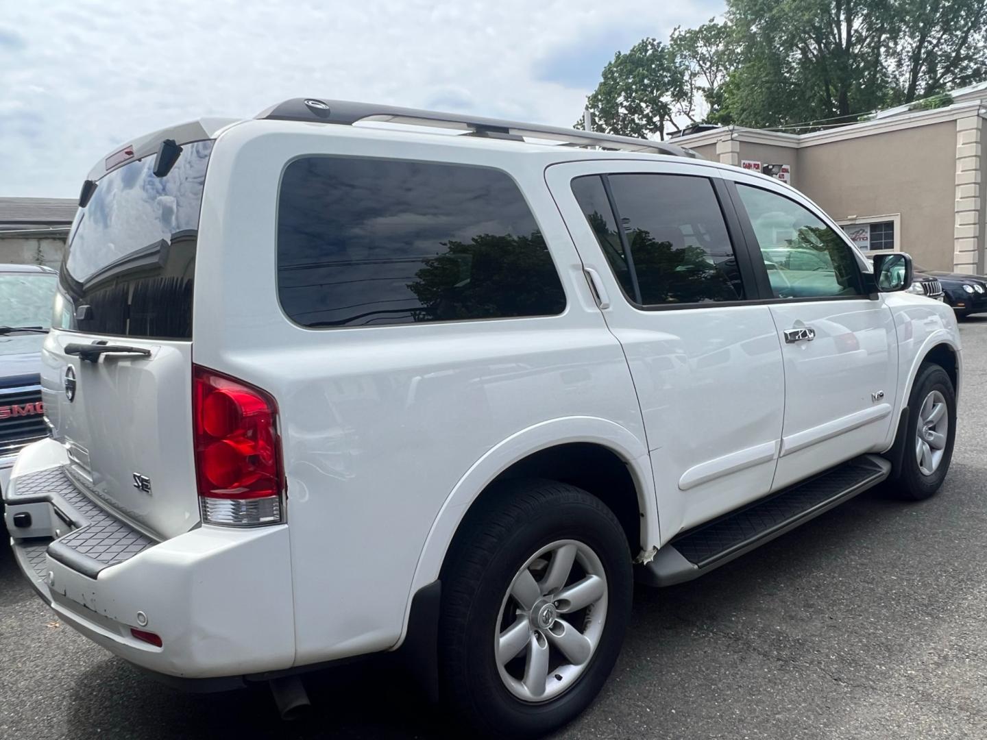 2008 White /beige Nissan Armada LE 4WD (5N1AA08C48N) with an 5.6L V8 DOHC 32V engine, located at 1018 Brunswick Ave, Trenton, NJ, 08638, (609) 989-0900, 40.240086, -74.748085 - This Nissan Armada has just been serviced and is ready to go! Very Clean and available for delivery right away! - Photo#3